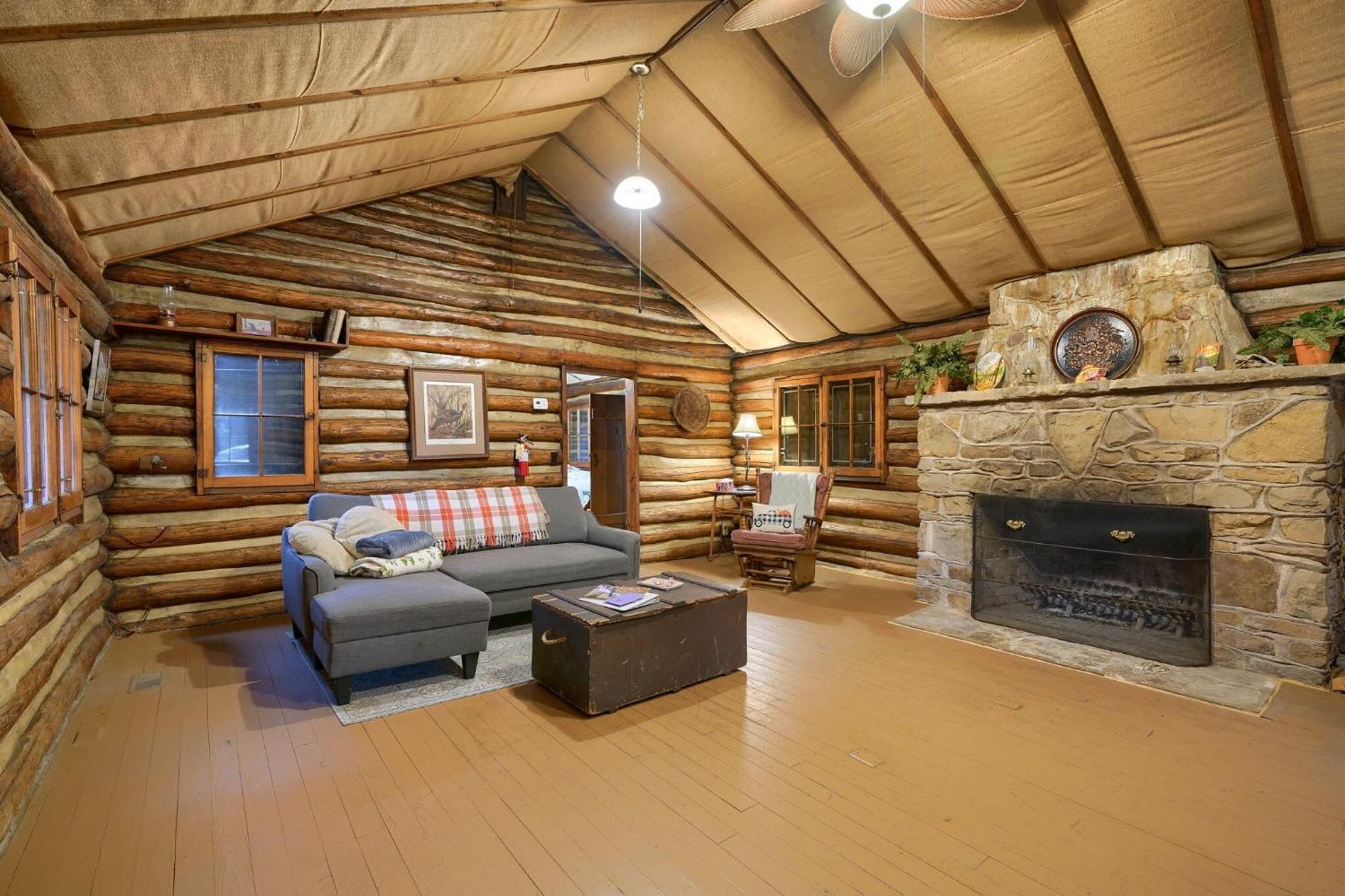 Russell Cabin Logan Bagian luar foto