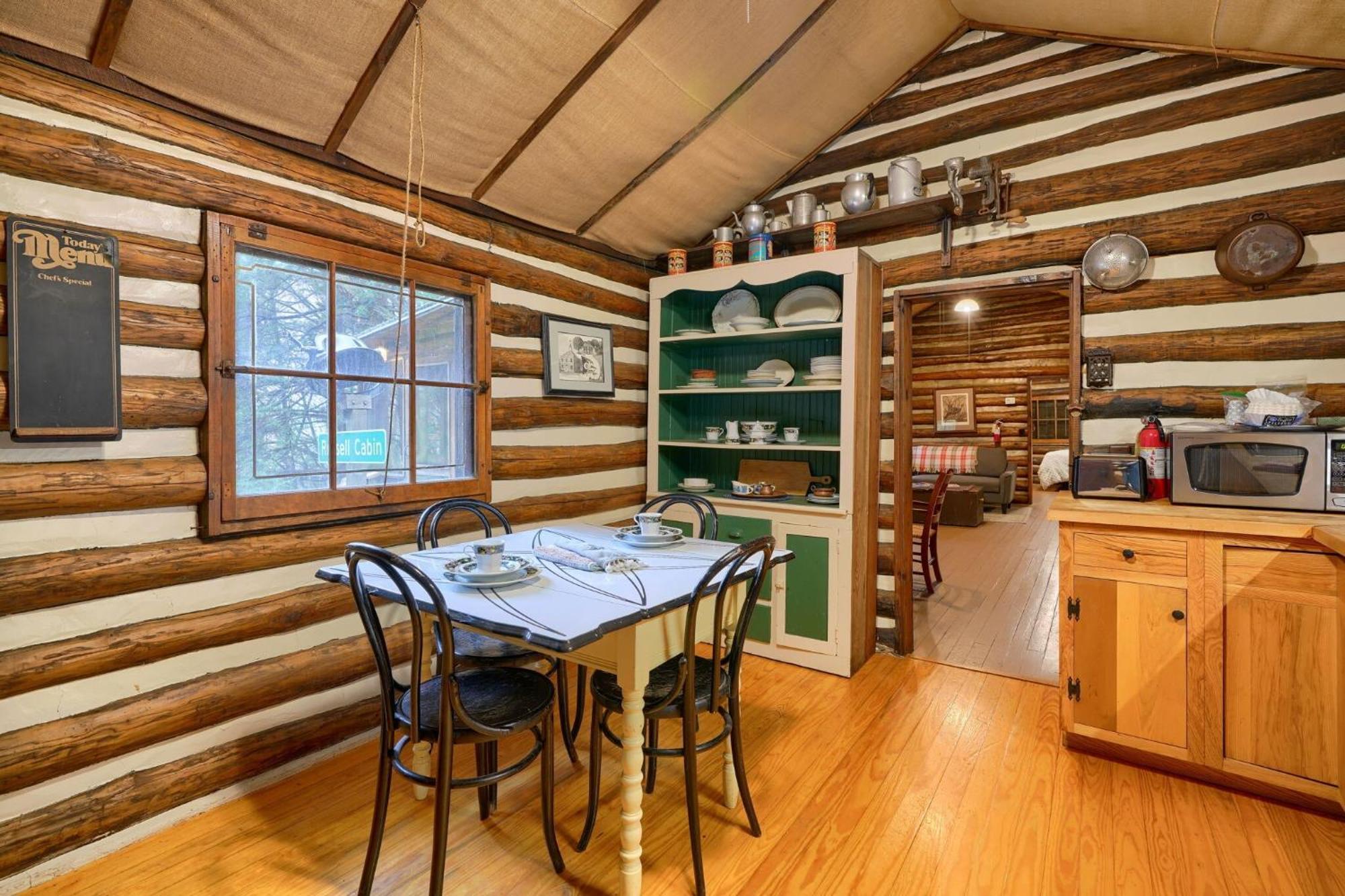 Russell Cabin Logan Bagian luar foto